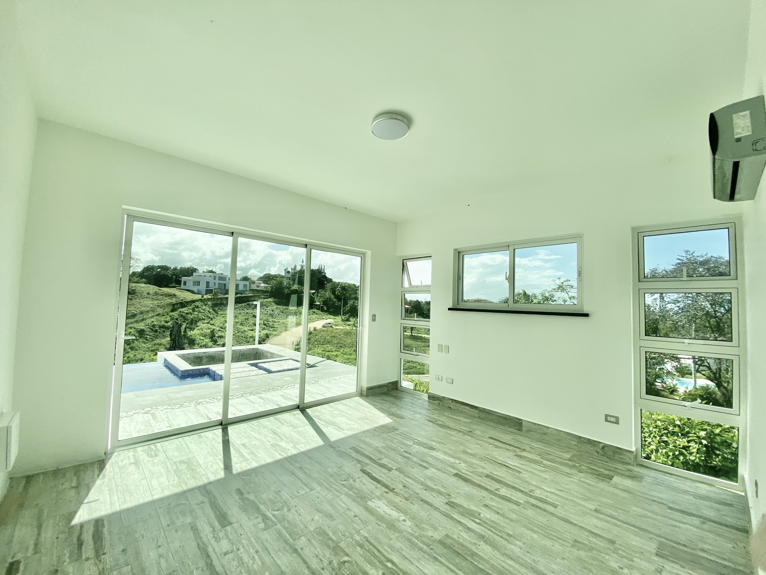 126962-f4867094_367d_45a5_960d_b811d6c8aa5e