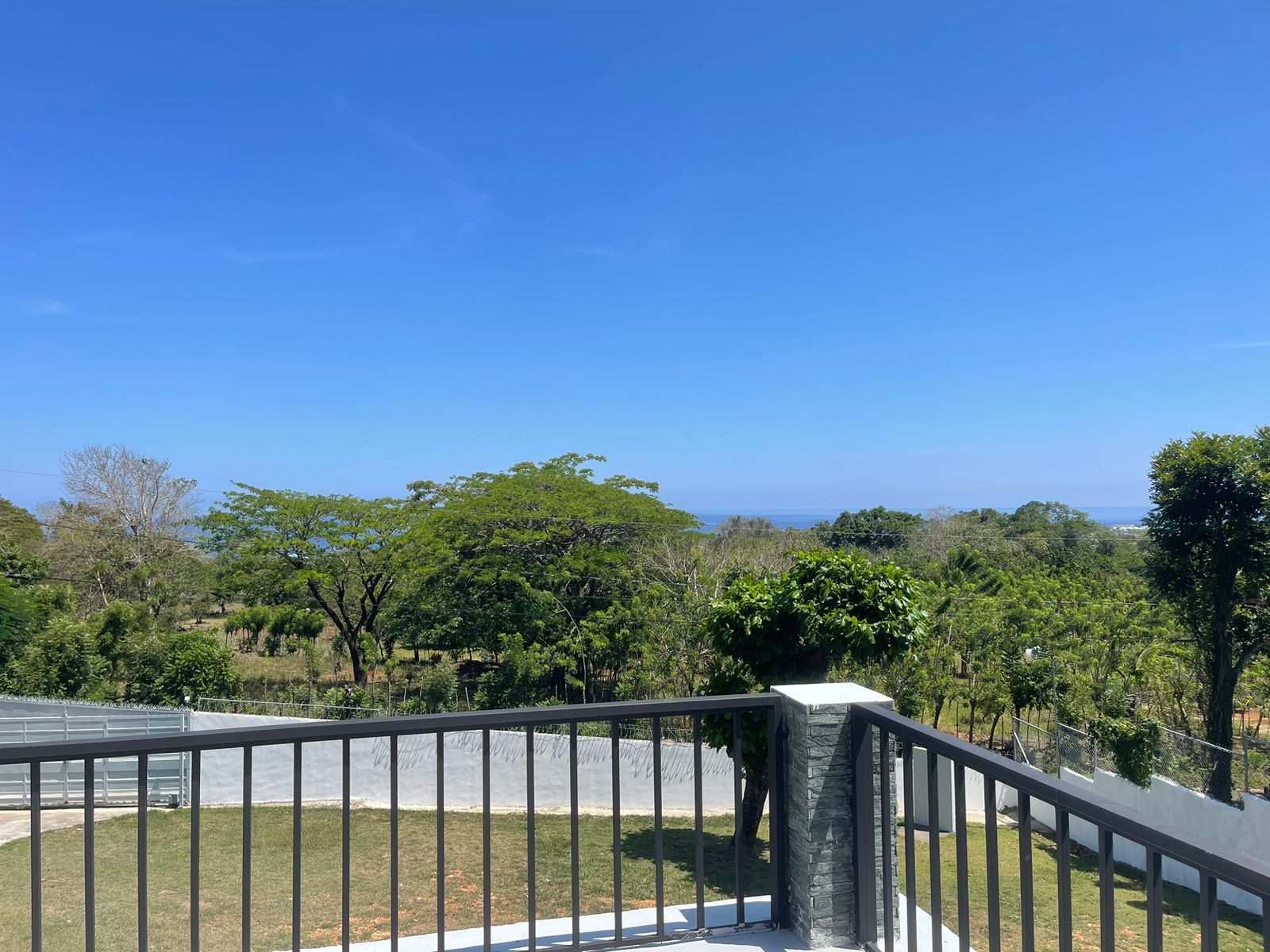 143459-view_hispaniola_hill