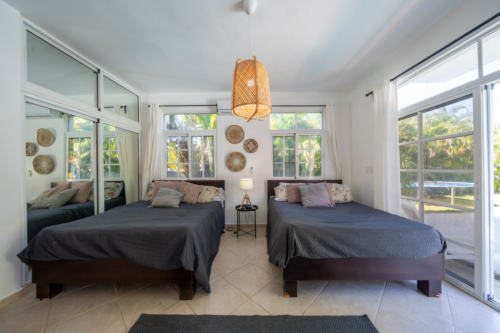 143566-42a92f27_5f2b_42f2_b59e_8f457dcb27fa