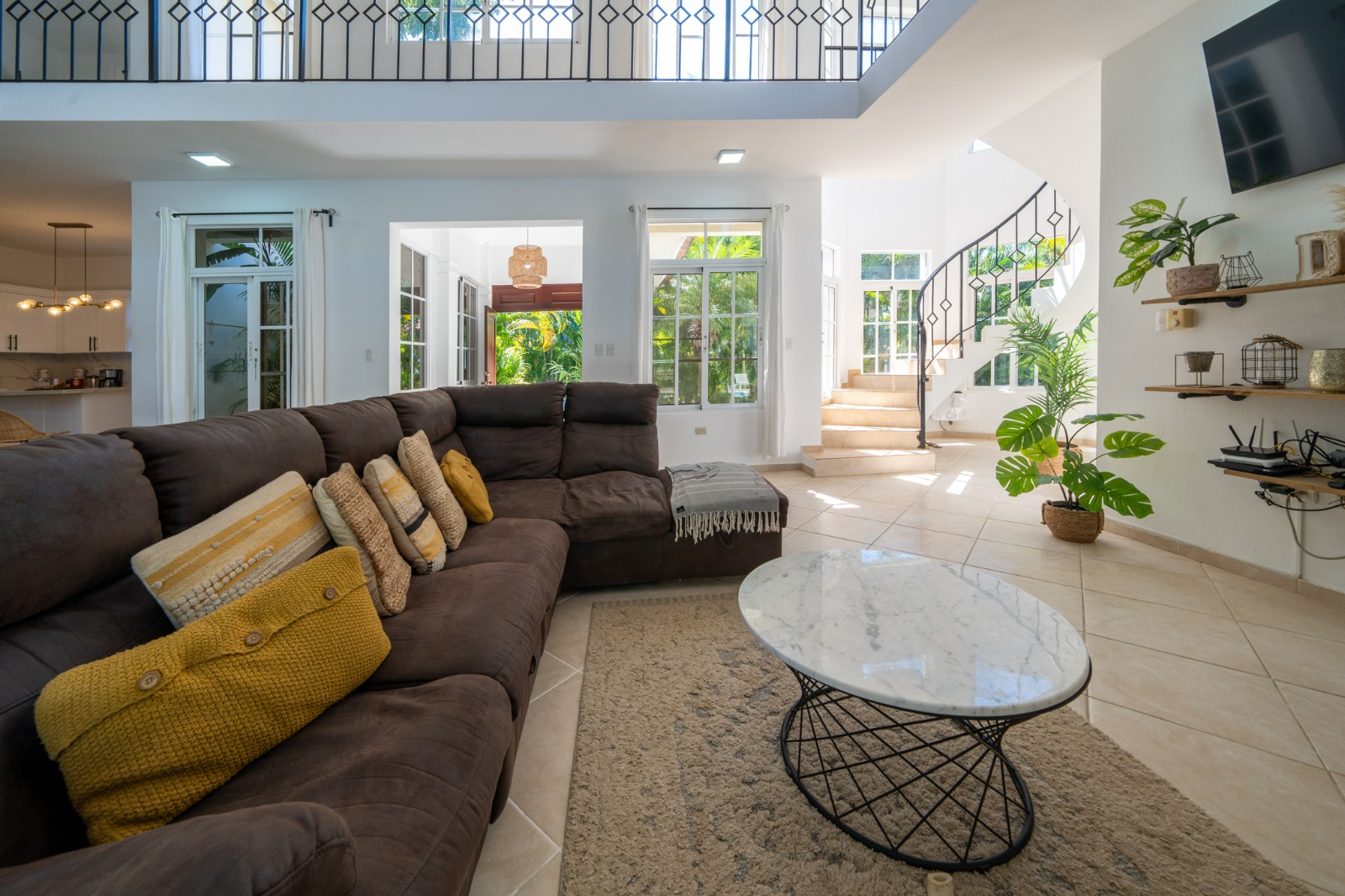 143566-580d1075_1c9e_4c54_91a8_c7489a9f7e85