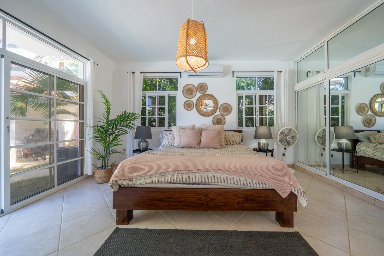 143566-b4b70d35_db6f_4f32_8a39_150c8f8fe226