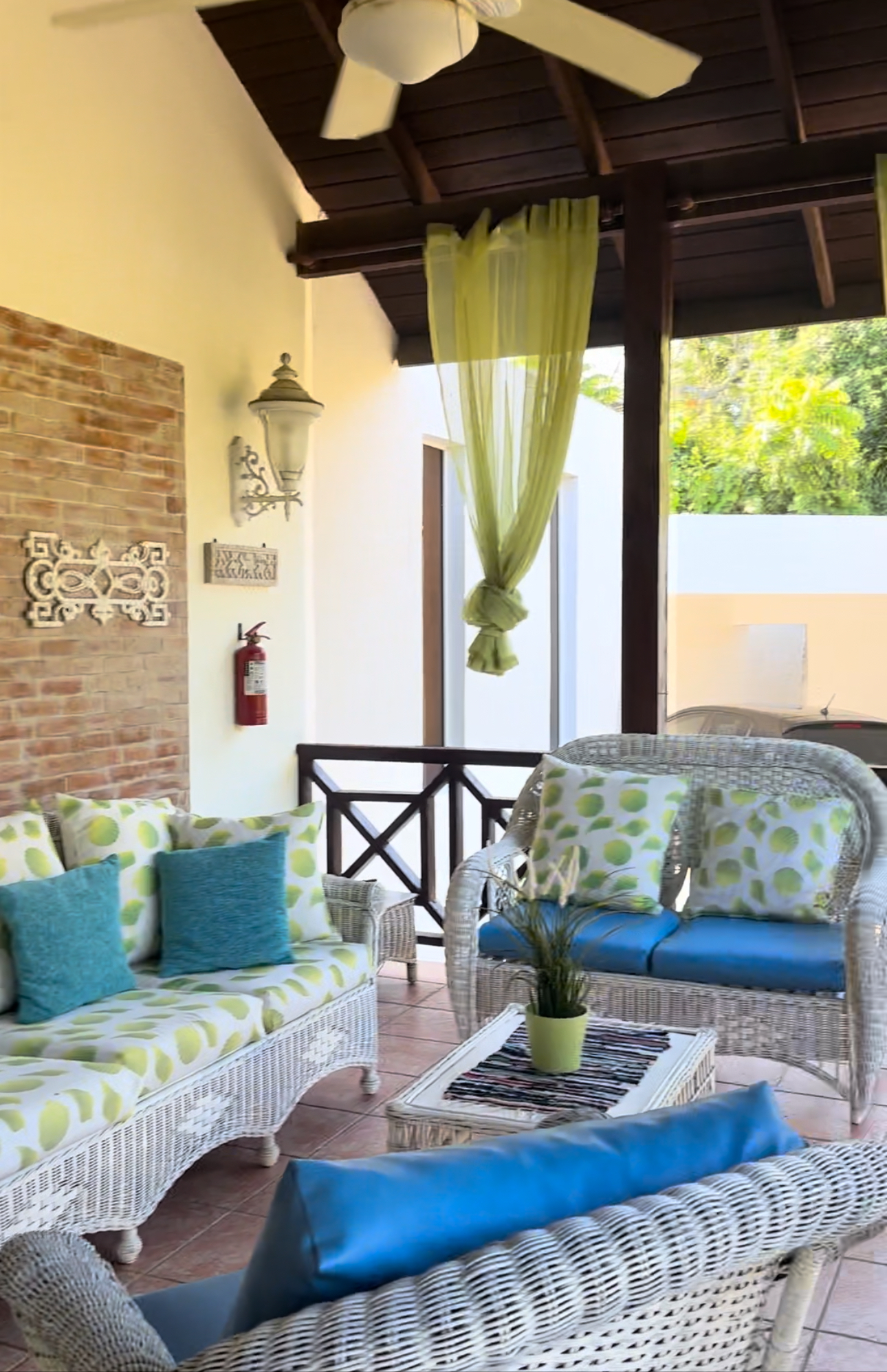 143739-img_9162a0ca32f2_1