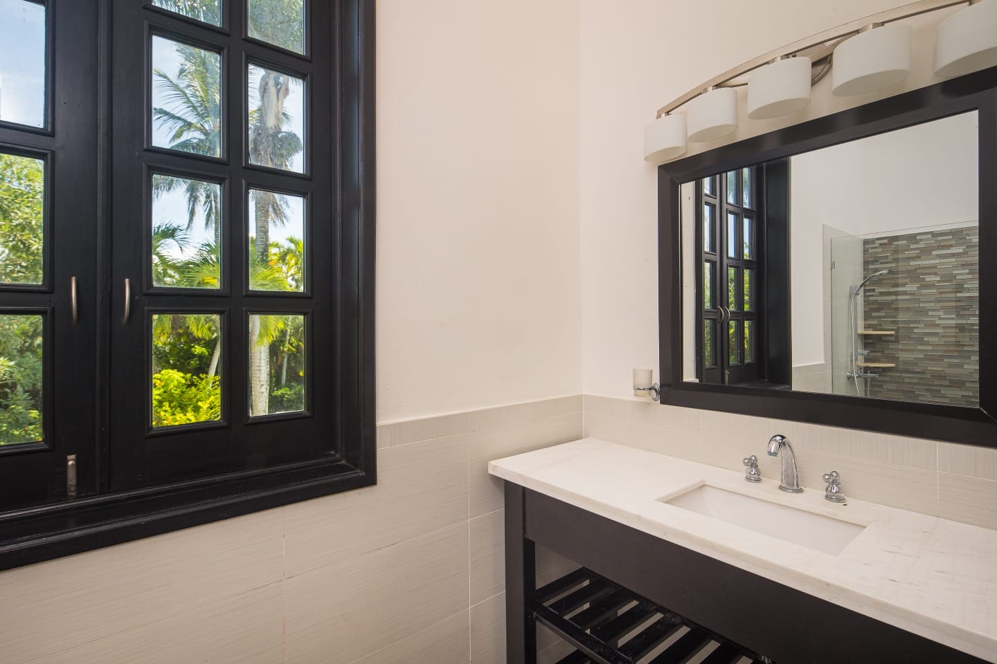 153073-d0ae8f91_3e22_45ef_8131_fe2b8feca74d