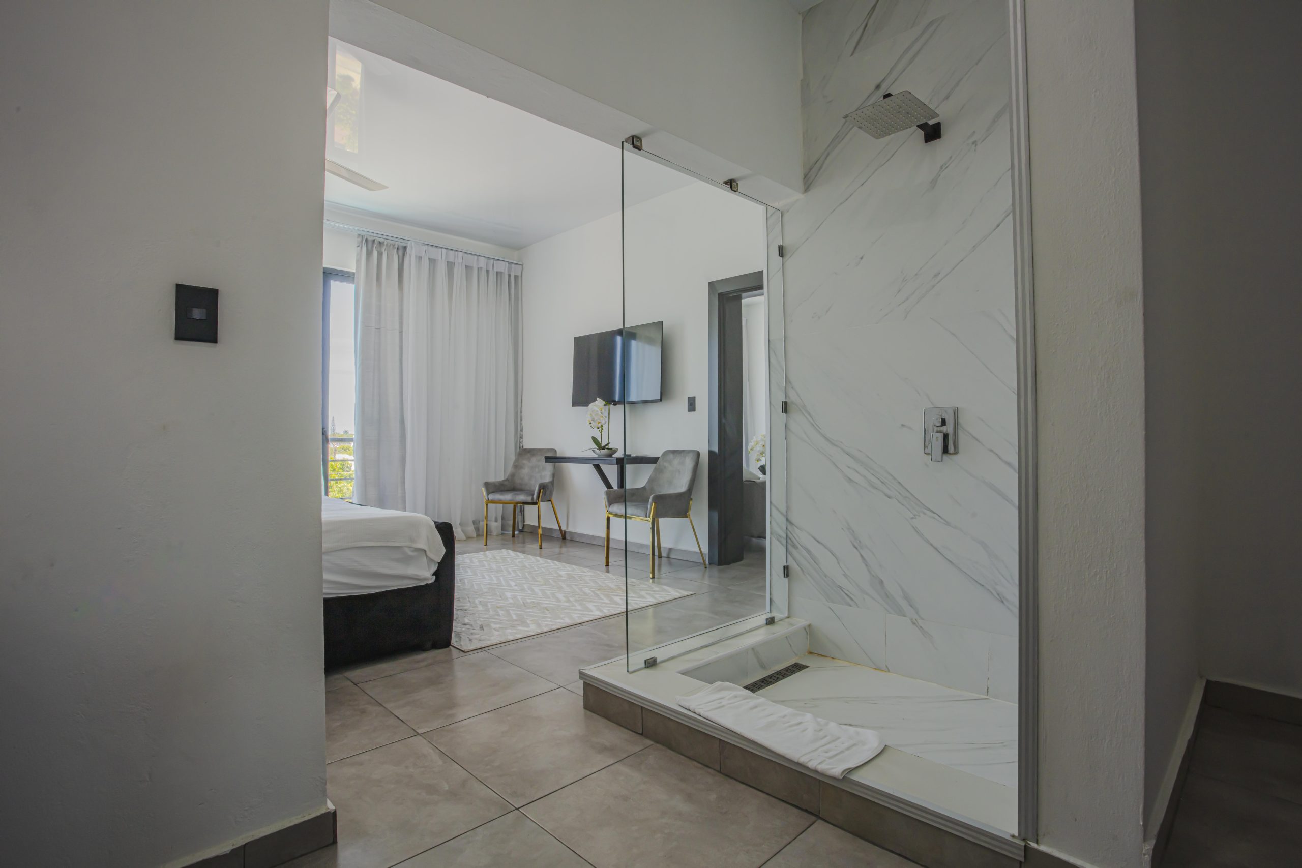 153410-2_bedroom_rizz_suites__7_