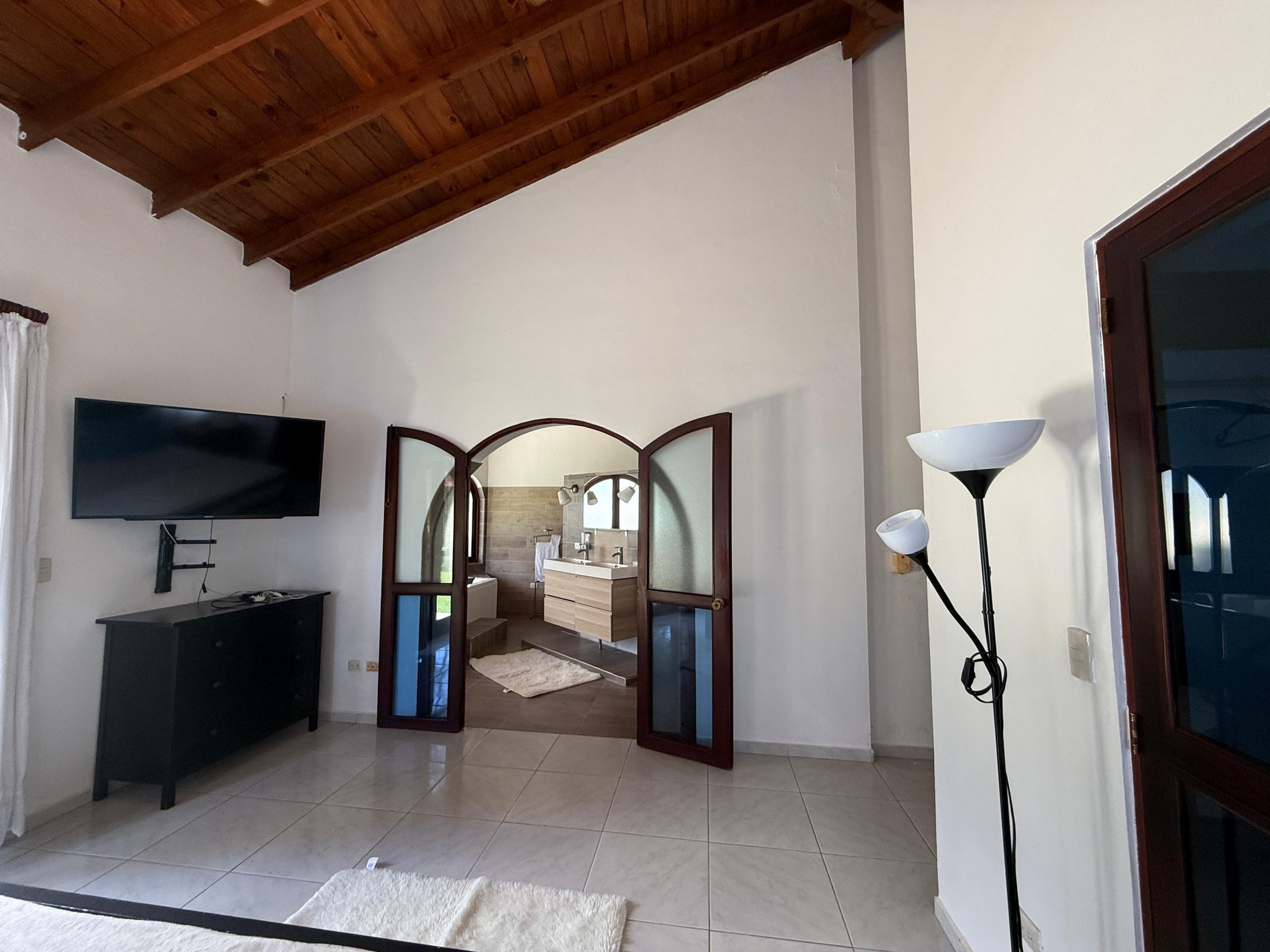 156009-91699415_a6c2_44c2_90c5_590b80699132