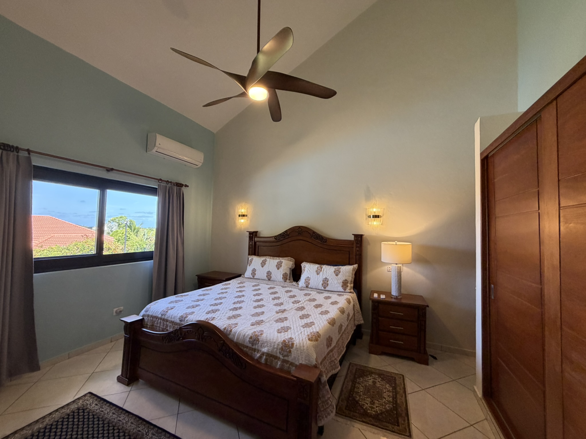 156278-49197c07_c936_4d31_8b7b_f29a90fe7a31_1_102_o