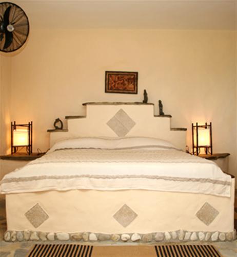 29193-462_bedroom1custom