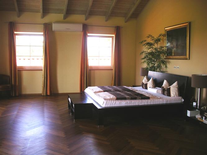 67932-83_flashcasalucy122custom