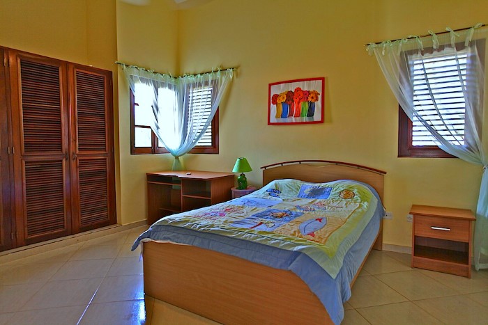 82726-1205_img8508custom