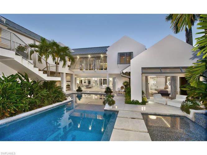 84569-1367_frontbeachpoolcustom