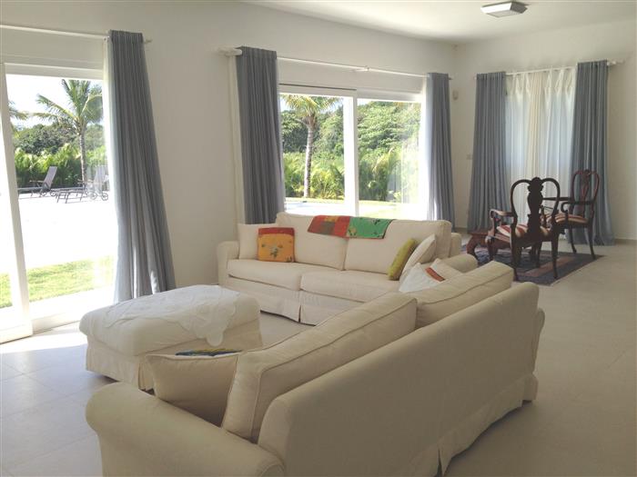 85309-1388_5livingareacustom