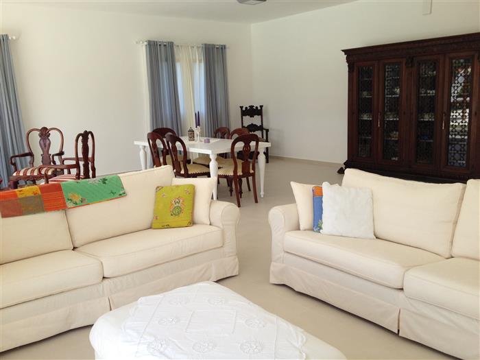 85309-1388_6livingareacustom