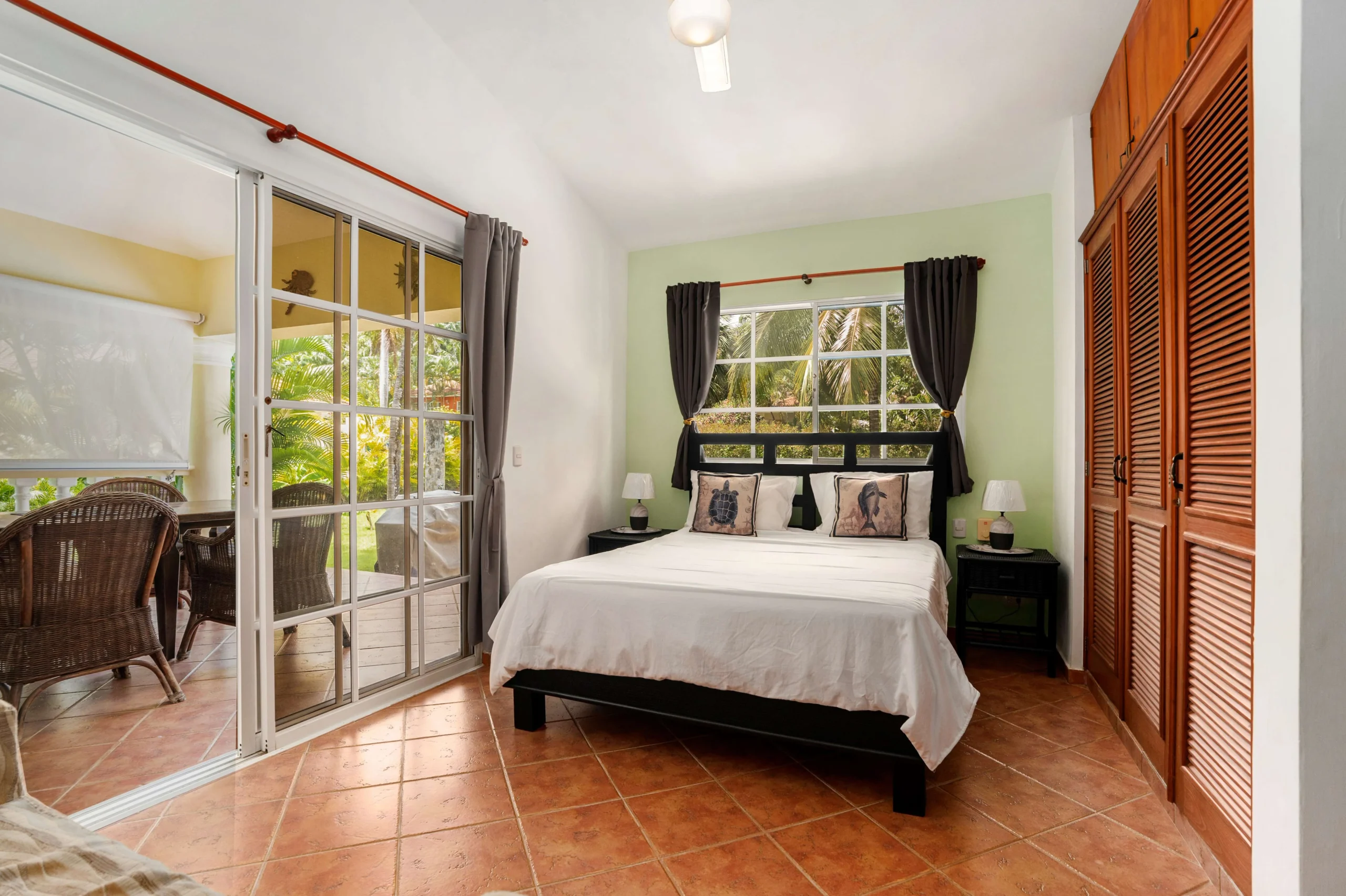 156382-bedroom_2